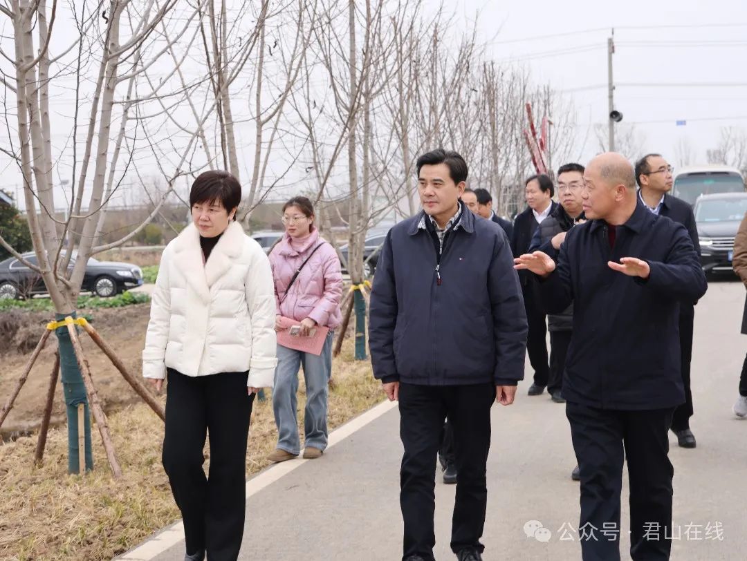 中国工程院柏连阳院士率队考察调研我司一荷三虾基地和湘北水产良种场基地