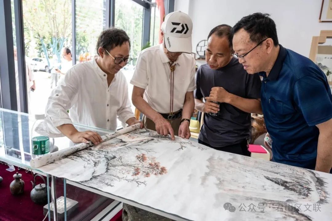 君山区首家书画研学基地落户鸟语林